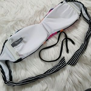 Kenneth Cole Reaction Swim - ๐5/$25 Kenneth Cole Reaction Swim Top Kenneth Cole Reaction Swim - ๐5/$25 Kenneth Cole Reaction Swim Top